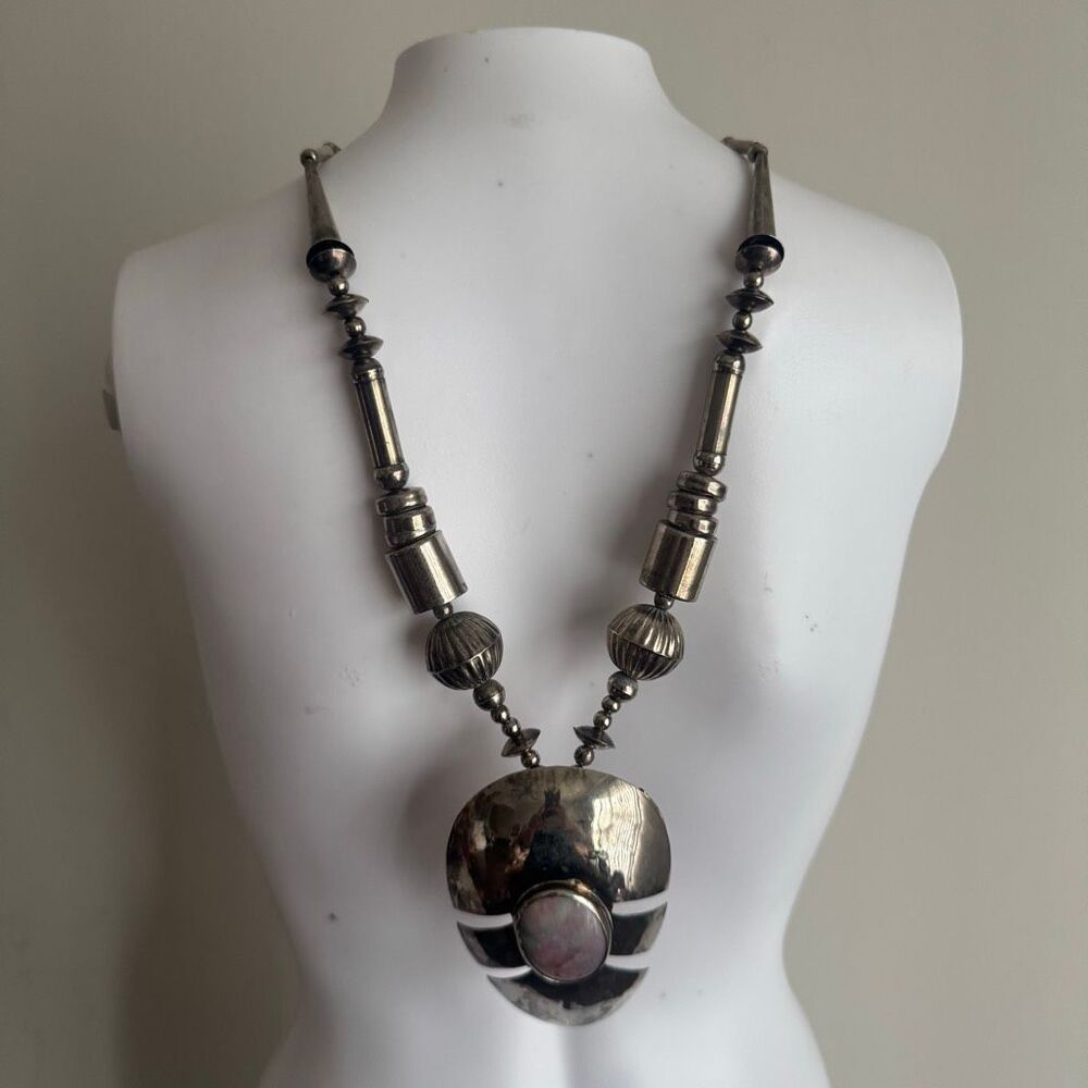 VTG Silver Tone Beaded Chunky Pendant Statement Necklace With Large Pink Stone